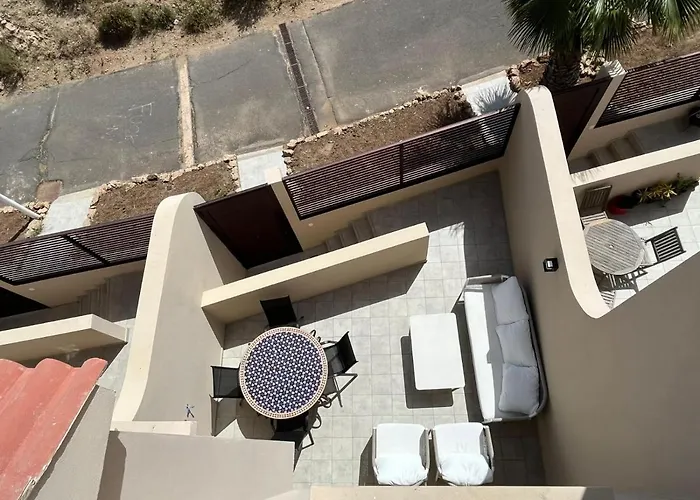 アパート Adosado